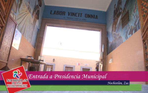 Murales en la entrada a la Presidencia Municipal